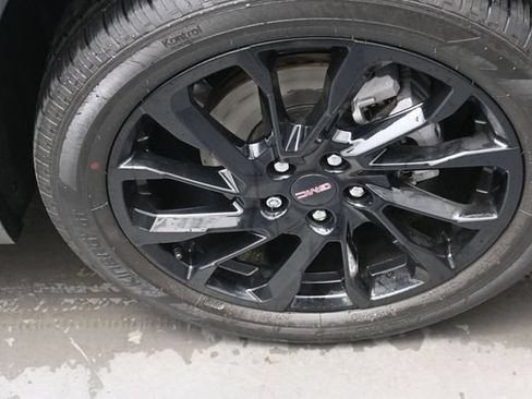 Used 2023 GMC Terrain SLT w/ Tech Package FWD image 30