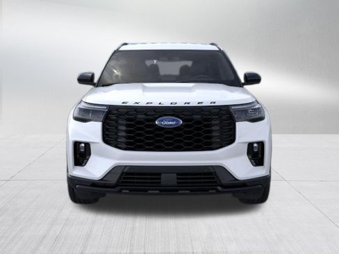 New 2026 Ford Explorer ST-Line image 2