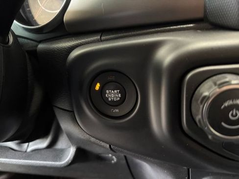 Used 2018 Jeep Wrangler Unlimited Sport S AWD/4WD image 24