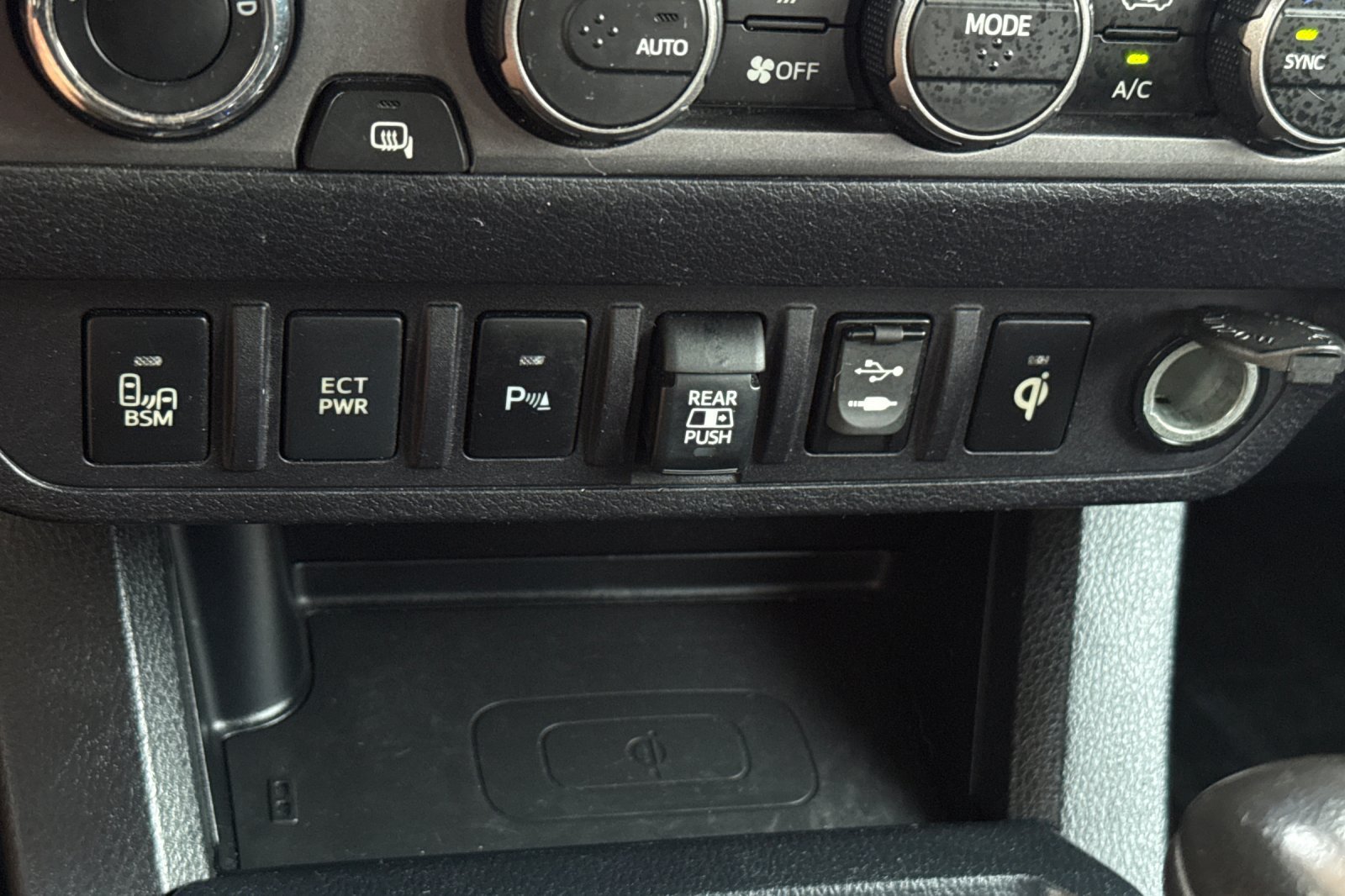 Used 2019 Toyota Tacoma TRD Off-Road AWD/4WD image 29