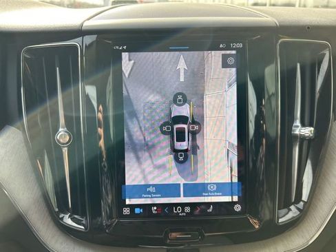 Certified 2025 Volvo XC60 B5 Plus image 24
