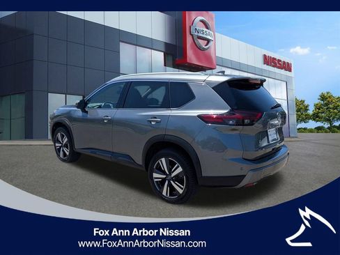 Certified 2024 Nissan Rogue SL AWD/4WD image 3