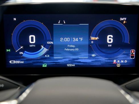 Used 2025 Chevrolet Equinox EV LT w/ Comfort Package image 21