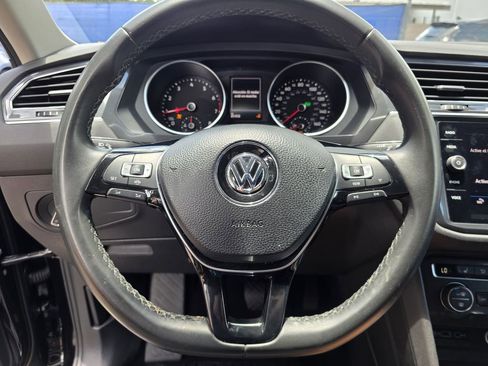 Used 2020 Volkswagen Tiguan SE FWD image 23