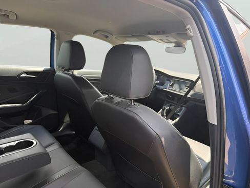 Used 2024 Volkswagen Jetta SE FWD image 19