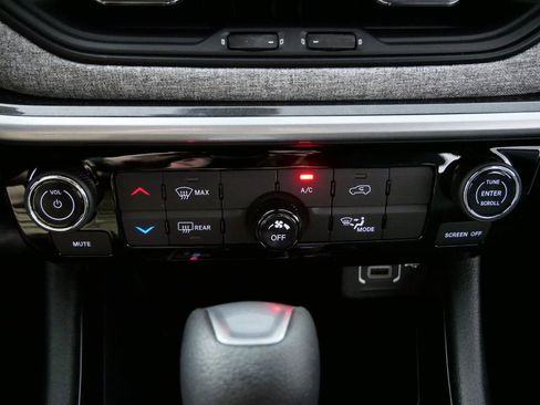 Used 2024 Jeep Compass Sport image 45