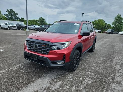 Used 2023 Honda Passport TrailSport image 3