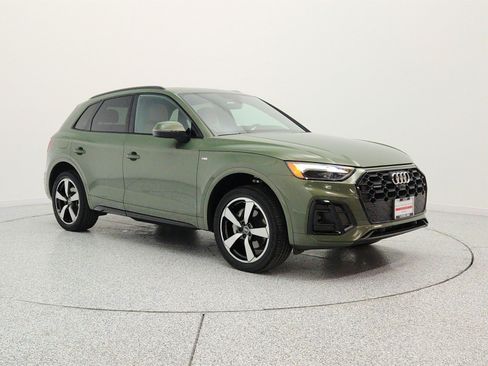 Used 2023 Audi Q5 2.0T Premium Plus w/ Premium Plus Package AWD/4WD image 3