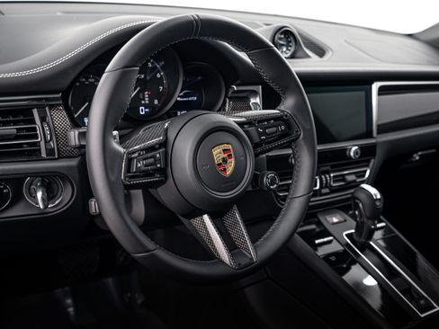 Certified 2025 Porsche Macan GTS AWD/4WD image 17