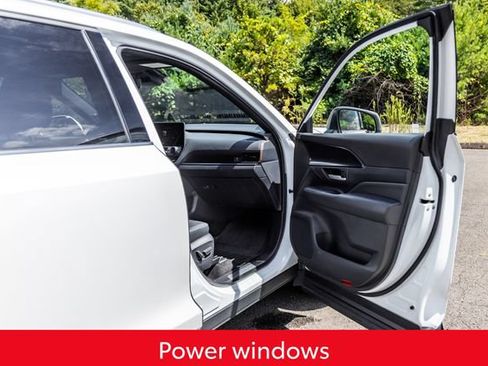 Used 2024 Toyota Grand Highlander AWD Hybrid image 18
