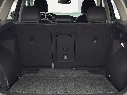 New 2026 Volkswagen Taos SE FWD image 14