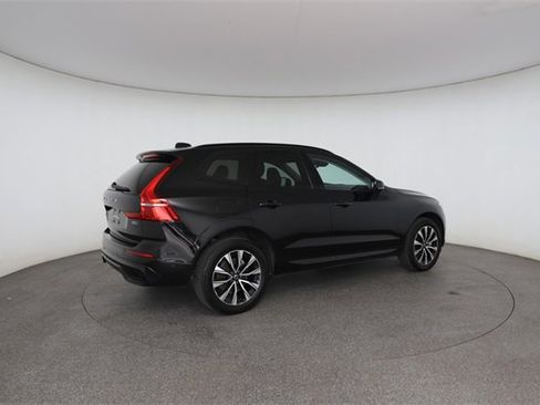 Used 2023 Volvo XC60 B5 Plus image 20