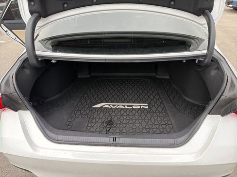 Used 2019 Toyota Avalon XLE image 24