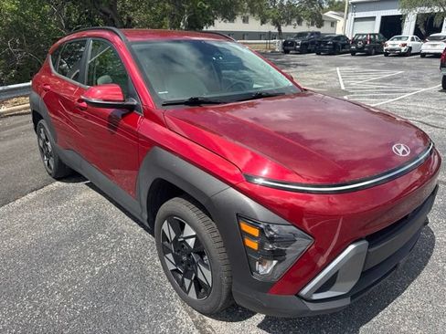 Used 2024 Hyundai Kona SEL AWD/4WD image 3