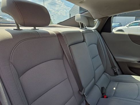 Used 2017 Chevrolet Malibu LT FWD image 33
