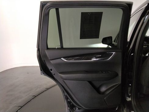 Used 2022 Cadillac XT6 Premium Luxury image 33