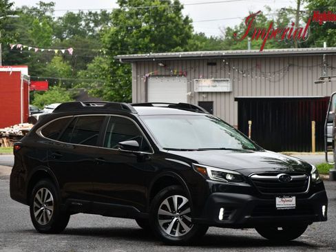 Used 2020 Subaru Outback Premium image 1