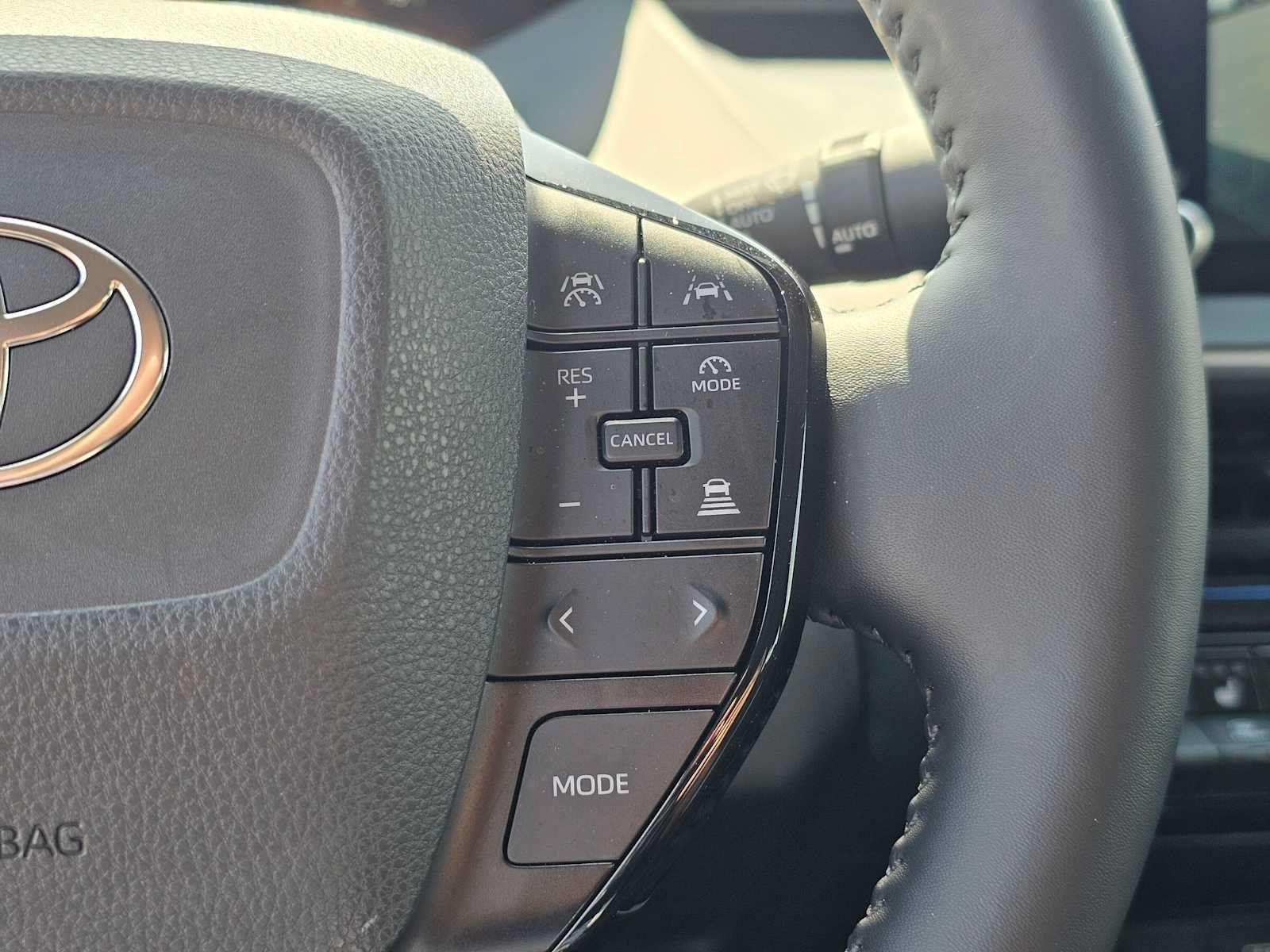 Certified 2026 Toyota Prius XLE FWD image 29