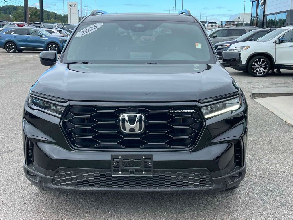 Used 2025 Honda Pilot Black Edition image 34