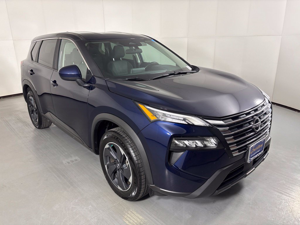 Used 2025 Nissan Rogue SV FWD image 2