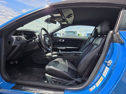 Used 2022 Ford Mustang GT Premium w/ Equipment Group 401A RWD image 5