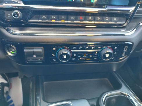 Used 2023 Chevrolet Silverado 1500 ZR2 w/ Technology Package image 31