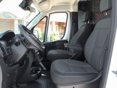 Used 2025 RAM ProMaster 2500 w/ U-Haul Equipment Group FWD image 18