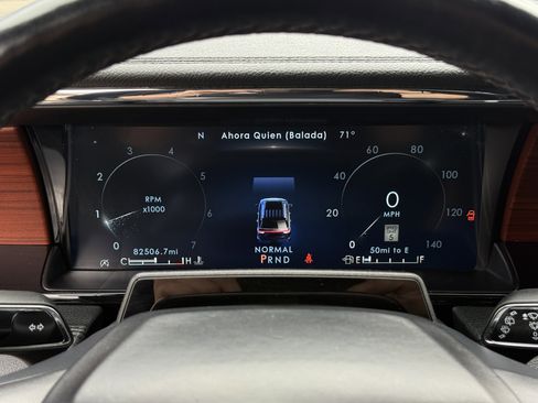 Used 2023 Lincoln Navigator Reserve image 22