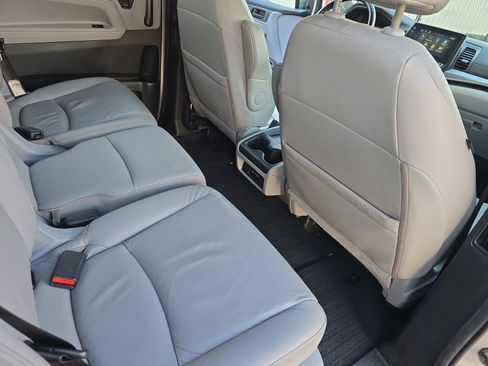 Used 2021 Honda Odyssey EX-L image 14