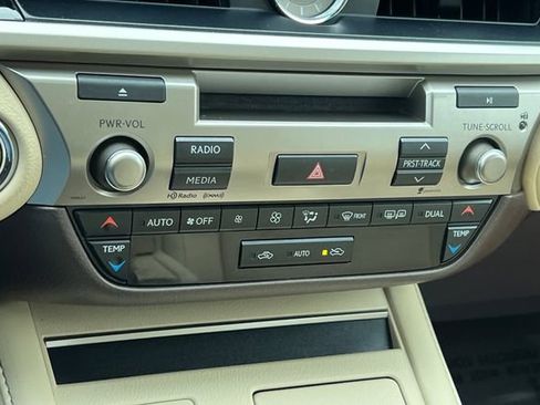 Used 2016 Lexus ES 350 FWD image 23
