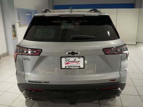 New 2026 Chevrolet Equinox RS w/ Convenience Package III AWD/4WD image 8