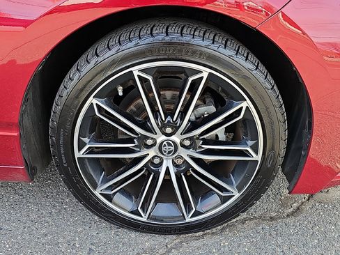 Used 2019 Toyota Avalon XSE w/ All Weather Liner Package image 8