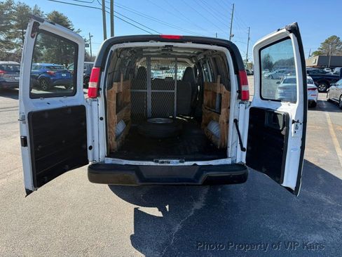 Used 2017 Chevrolet Express 2500 image 19