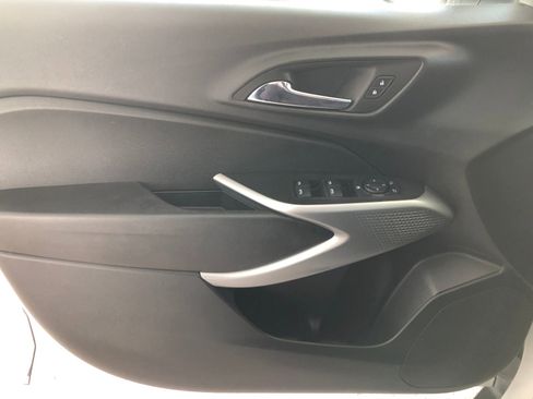 Used 2024 Chevrolet Trax LS w/ LS Convenience Package image 34