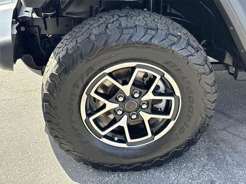 Used 2025 Jeep Wrangler Unlimited Rubicon AWD/4WD image 30