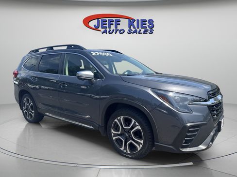Used 2023 Subaru Ascent Limited w/ Technology Package AWD/4WD image 3