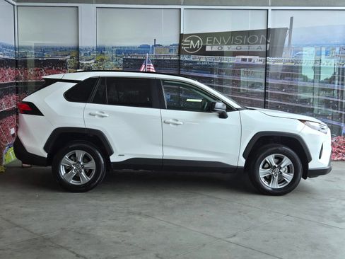 Certified 2025 Toyota RAV4 LE AWD/4WD image 4