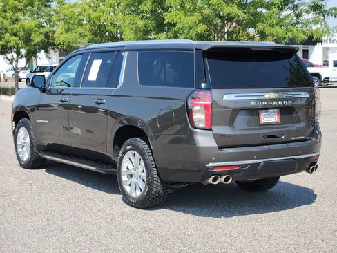 Used 2021 Chevrolet Suburban Premier w/ Premium Package AWD/4WD image 11