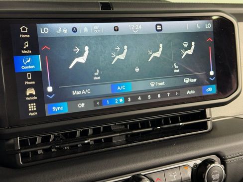 Used 2025 Jeep Wrangler Unlimited Sahara w/ Safety Group image 17