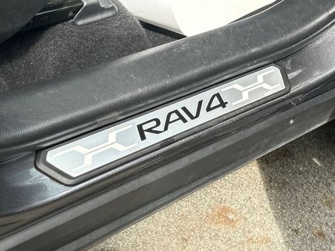 Certified 2022 Toyota RAV4 XLE w/ Convenience Package AWD/4WD image 21