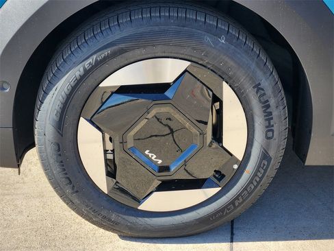 New 2026 Kia EV9 Wind image 8