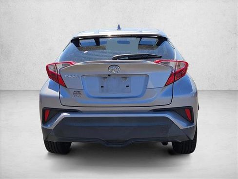 Used 2020 Toyota C-HR XLE FWD image 11