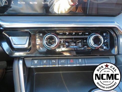 Used 2024 GMC Sierra 3500 Denali Ultimate image 41