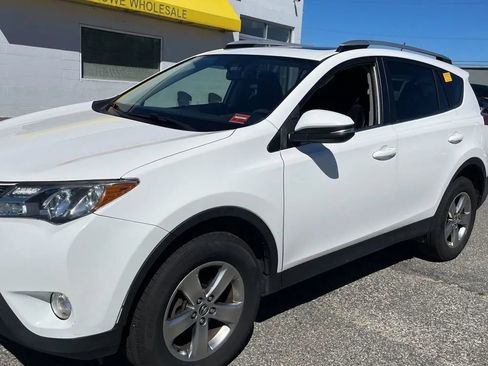 Used 2015 Toyota RAV4 XLE AWD/4WD image 2