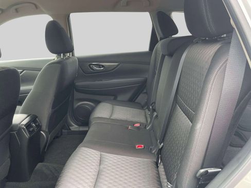 Used 2019 Nissan Rogue SV w/ Premium Package AWD/4WD image 12