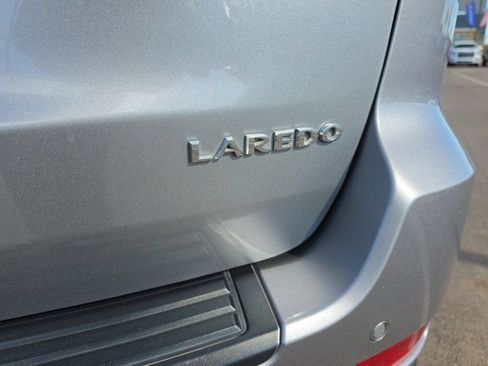Used 2017 Jeep Grand Cherokee Laredo w/ Quick Order Package 2BE RWD image 6