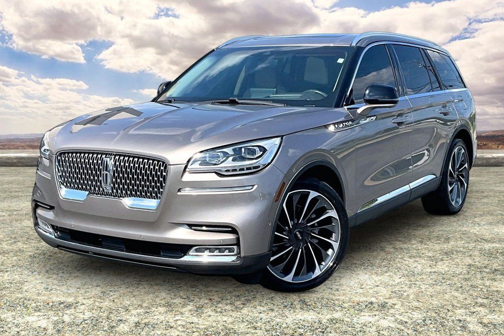 Used 2020 Lincoln Aviator Reserve w/ Equipment Group 202A AWD/4WD image 3