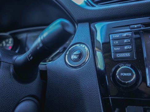 Used 2017 Nissan Rogue Sport SL image 12