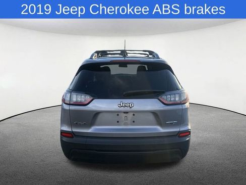 Used 2019 Jeep Cherokee Latitude w/ Popular Appearance Group image 15