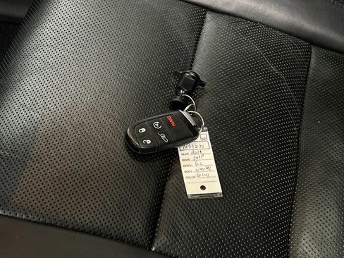 Used 2019 Jeep Grand Cherokee Limited w/ Luxury Group II AWD/4WD image 38
